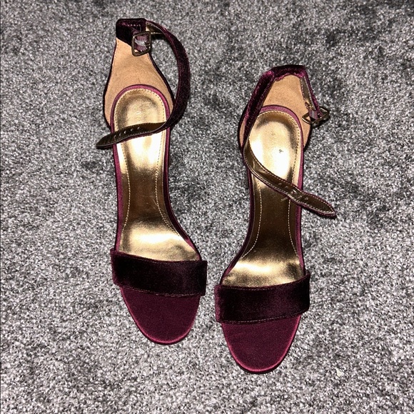 Marc Fisher Burgundy Velvet Sandal w. Sparkly Golden Heels - Picture 2 of 4